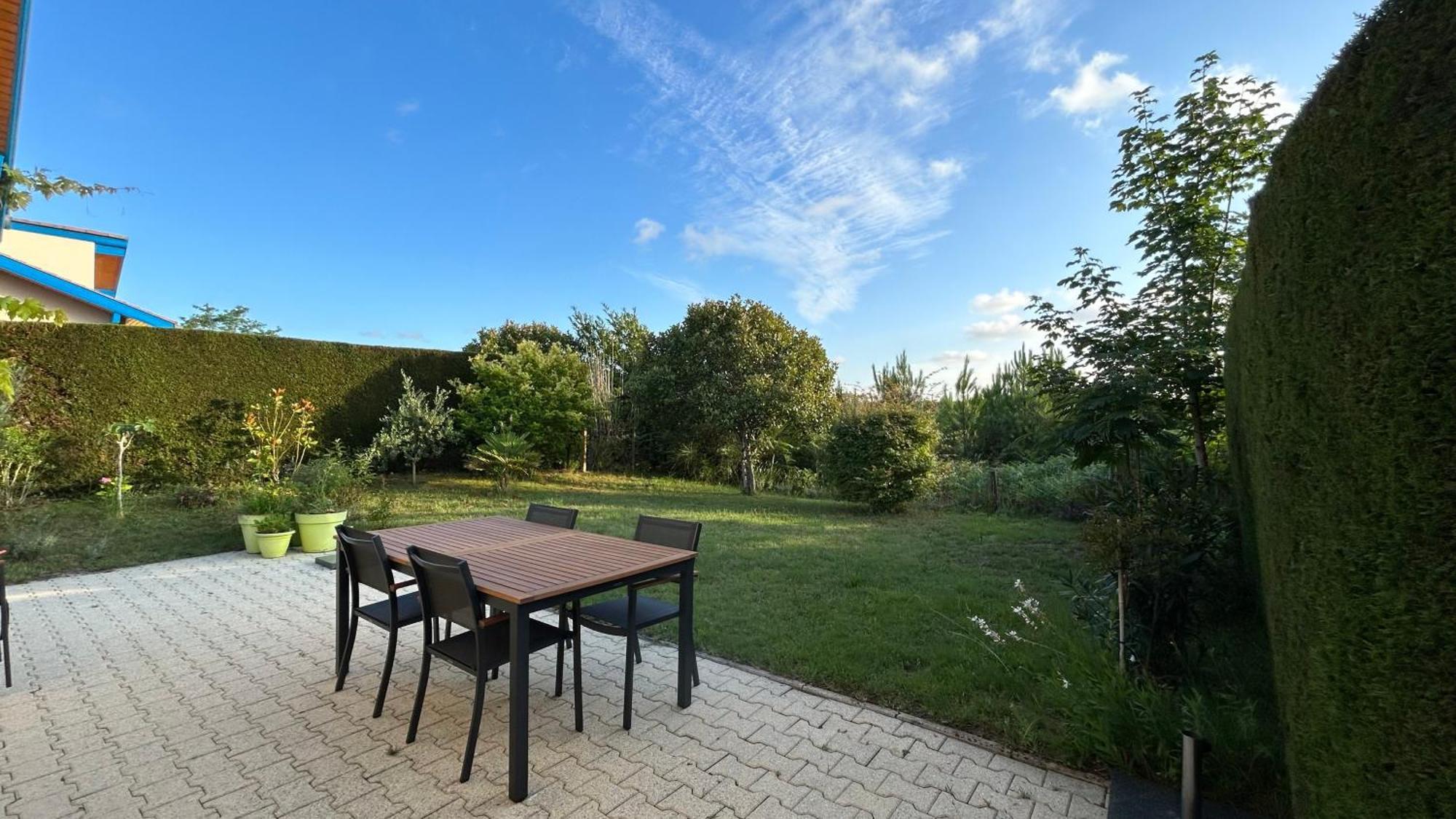 Jolie Maison De Vacances Avec Terrasse Et Jardin Saint-Julien-en-Born Extérieur photo